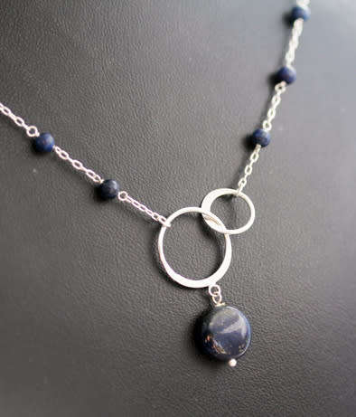 BEAUTIFUL DELICATE LAPIS LAZULI STERLING SILVER OPENWORK NECKLACE. 925