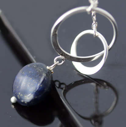 BEAUTIFUL DELICATE LAPIS LAZULI STERLING SILVER OPENWORK NECKLACE. 925