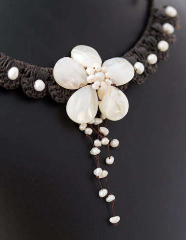 HANDMADE BAROQUE PEARL AND MOTHER OF PEARL BRAIDED COLLAR NECKLACE. VERY UNUSUAL & PRETTY!