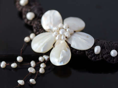 HANDMADE BAROQUE PEARL AND MOTHER OF PEARL BRAIDED COLLAR NECKLACE. VERY UNUSUAL & PRETTY!