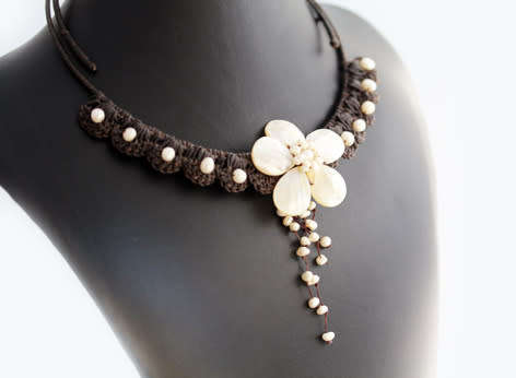 HANDMADE BAROQUE PEARL AND MOTHER OF PEARL BRAIDED COLLAR NECKLACE. VERY UNUSUAL & PRETTY!