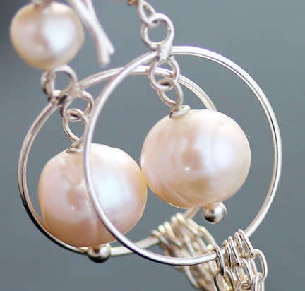 VERY LONG (80mm) WATERFALL CHAIN STERLING SILVER AND CREAMY BAROQUE PEARL DROP EARRINGS. 925