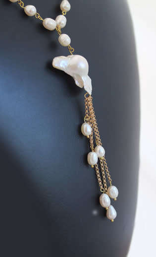 VERY LONG 76cm NECKLACE FEATURING A LARGE NATURAL ORGANIC BAROQUE PEARL. NOT STERLING SILVER.