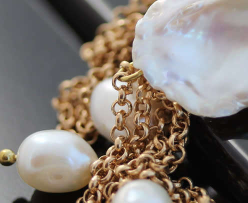 VERY LONG 76cm NECKLACE FEATURING A LARGE NATURAL ORGANIC BAROQUE PEARL. NOT STERLING SILVER.