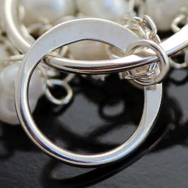 STERLING SILVER OPEN LINK CHAIN NECKLACE WITH WHITE BAROQUE PEARLS AND LARGE ROUND LINKS IN FRONT