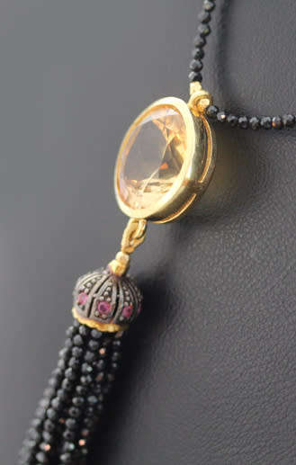 BLACK SPINEL NECKLACE WITH GOLD HUED STERLING SILVER, 8,5 ct CITRINE & SPINEL WATERFALL PENDANT. 925