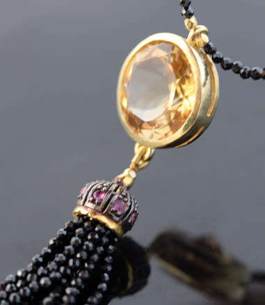 BLACK SPINEL NECKLACE WITH GOLD HUED STERLING SILVER, 8,5 ct CITRINE & SPINEL WATERFALL PENDANT. 925