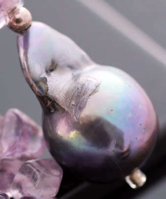 POLISHED NATURAL AMETHYST AND STERLING SILVER BEAD NECKLACE WITH BLACK BAROQUE PEARL PENDANT