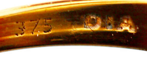 ENGLISH VINTAGE BAGUETTE-CUT GARNET 9CT YELLOW & WHITE GOLD RING WITH DIAMOND ACCENTS. RICH COLOURS!