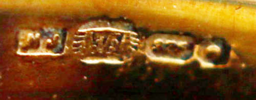 ENGLISH VINTAGE BAGUETTE-CUT GARNET 9CT YELLOW & WHITE GOLD RING WITH DIAMOND ACCENTS. RICH COLOURS!