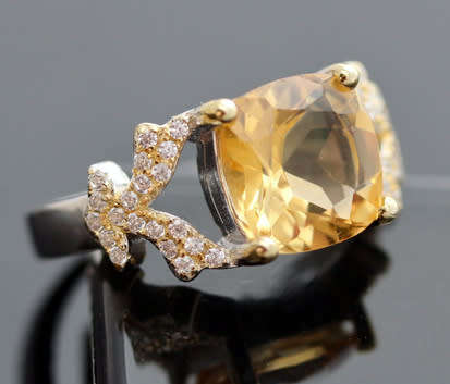 SQUARE-FACETED NATURAL 2,36ct CITRINE STERLING SILVER RING CROSSOVER SHOULDER DETAIL. CZ accents