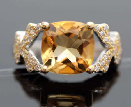 SQUARE-FACETED NATURAL 2,36ct CITRINE STERLING SILVER RING CROSSOVER SHOULDER DETAIL. CZ accents