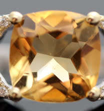 SQUARE-FACETED NATURAL 2,36ct CITRINE STERLING SILVER RING CROSSOVER SHOULDER DETAIL. CZ accents