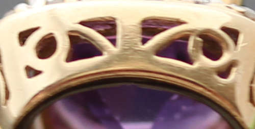 VINTAGE AMETHYST AND DIAMOND 10K YELLOW GOLD RING. *JEWELLER'S EVALUATION R18'000*