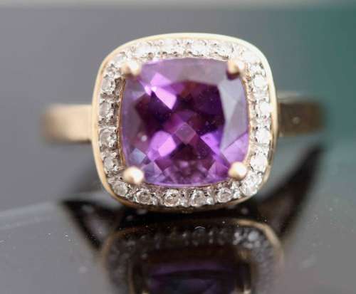 VINTAGE AMETHYST AND DIAMOND 10K YELLOW GOLD RING. *JEWELLER'S EVALUATION R18'000*
