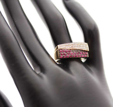 VERY UNUSUAL GEOMETRIC RUBY AND DIAMOND 9CT YELLOW GOLD RING. HEAVY! *JEWELLER EVALUATION R18'000*