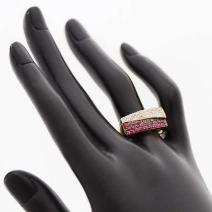 VERY UNUSUAL GEOMETRIC RUBY AND DIAMOND 9CT YELLOW GOLD RING. HEAVY! *JEWELLER EVALUATION R18'000*