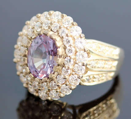 VINTAGE 3,06CT DEEP LILAC SPINEL RING WITH BRIGHT WHITE STONE ACCENTS SET IN STERLING SILVER