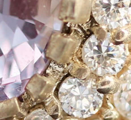 VINTAGE 3,06CT DEEP LILAC SPINEL RING WITH BRIGHT WHITE STONE ACCENTS SET IN STERLING SILVER