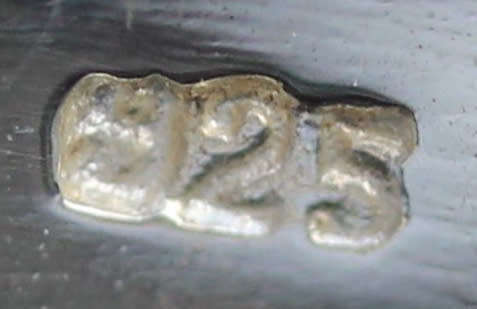 VINTAGE 3,06CT DEEP LILAC SPINEL RING WITH BRIGHT WHITE STONE ACCENTS SET IN STERLING SILVER