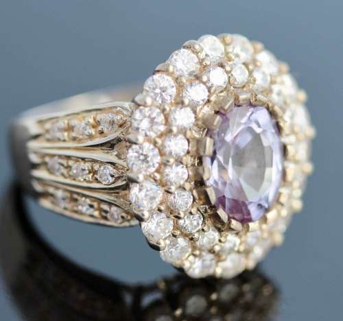 VINTAGE 3,06CT DEEP LILAC SPINEL RING WITH BRIGHT WHITE STONE ACCENTS SET IN STERLING SILVER