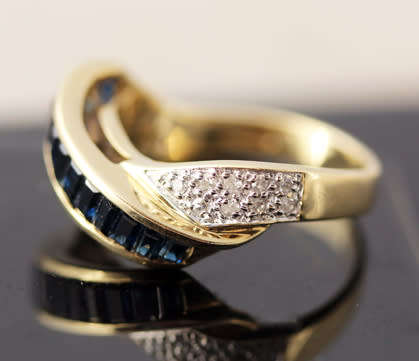 SOLID NATURAL DIAMOND 10CT YELLOW & WHITE GOLD LAB SAPPHIRE RING *JEWELLER EVALUATION R18'000*