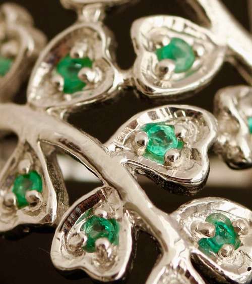LARGE SOLID STERLING SILVER RING NATURAL AAA GRADE EMERALDS COLUMBIAN MINED