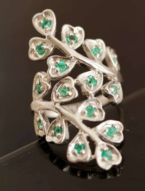 LARGE SOLID STERLING SILVER RING NATURAL AAA GRADE EMERALDS COLUMBIAN MINED