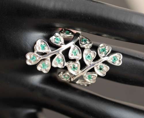 LARGE SOLID STERLING SILVER RING NATURAL AAA GRADE EMERALDS COLUMBIAN MINED