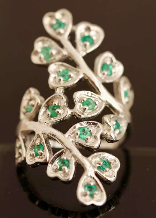 LARGE SOLID STERLING SILVER RING NATURAL AAA GRADE EMERALDS COLUMBIAN MINED
