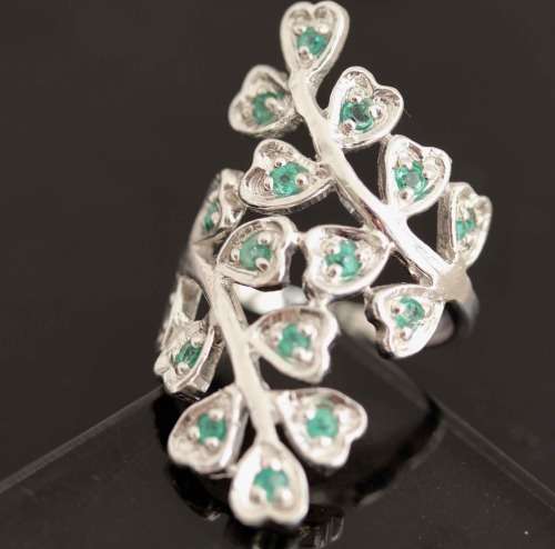 LARGE SOLID STERLING SILVER RING NATURAL AAA GRADE EMERALDS COLUMBIAN MINED
