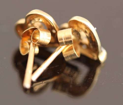 DAINTY VINTAGE ENGLISH 9ct GOLD STUD EARRINGS. YELLOW AND WHITE GOLD. SMALL DIAMOND ACCENTS