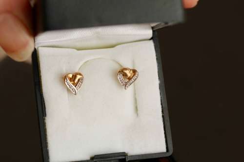 DAINTY VINTAGE ENGLISH 9ct GOLD STUD EARRINGS. YELLOW AND WHITE GOLD. SMALL DIAMOND ACCENTS