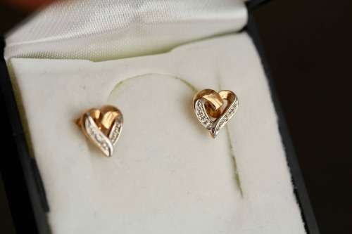 DAINTY VINTAGE ENGLISH 9ct GOLD STUD EARRINGS. YELLOW AND WHITE GOLD. SMALL DIAMOND ACCENTS