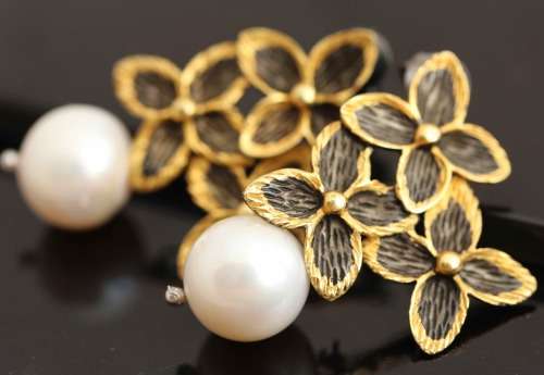 UNUSUAL STERLING SILVER EARRINGS. NATURAL BAROQUE PEARLS. LARGE TACTILE TRI-FLOWER FEATURE