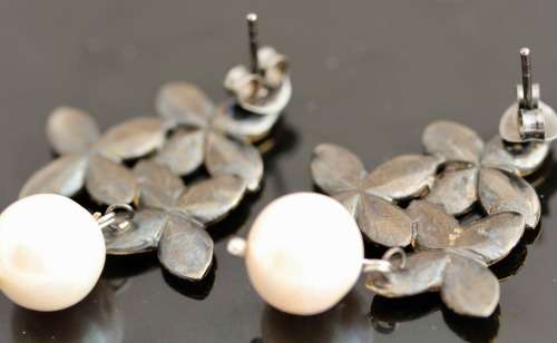 UNUSUAL STERLING SILVER EARRINGS. NATURAL BAROQUE PEARLS. LARGE TACTILE TRI-FLOWER FEATURE