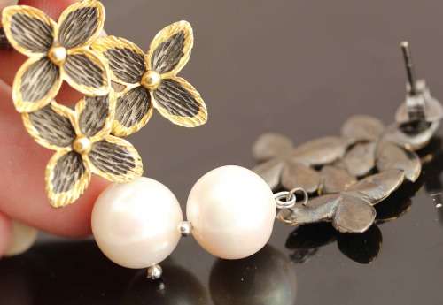 UNUSUAL STERLING SILVER EARRINGS. NATURAL BAROQUE PEARLS. LARGE TACTILE TRI-FLOWER FEATURE