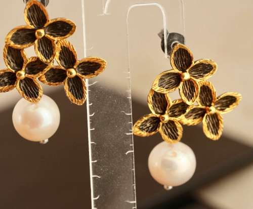 UNUSUAL STERLING SILVER EARRINGS. NATURAL BAROQUE PEARLS. LARGE TACTILE TRI-FLOWER FEATURE