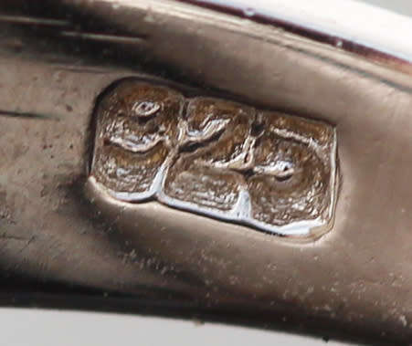 BEAUTIFUL MOTHER OF PEARL STERLING SILVER RING ACCENTED WITH CUBIC ZIRCONIA. 925