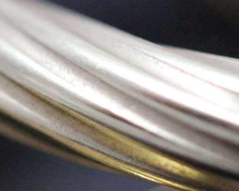 CLASSIC VINTAGE ENGLISH 9CT YELLOW GOLD HOOP EARRINGS WITH TWISTED DETAIL. GOOD SIZE 25 mm DIAMETER