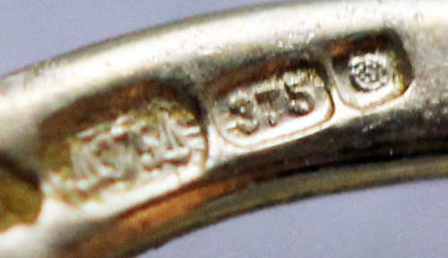 CLASSIC VINTAGE ENGLISH 9CT YELLOW GOLD HOOP EARRINGS WITH TWISTED DETAIL. GOOD SIZE 25 mm DIAMETER