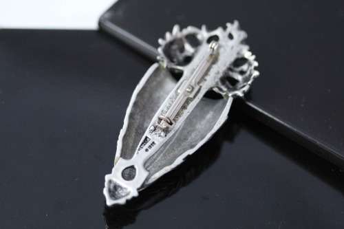 UNUSUAL VINTAGE COLLECTABLE TUSSIE MUSSIE (BOUTONNIER) BROOCH FOR FRESH FLOWER POSY