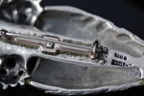 UNUSUAL VINTAGE COLLECTABLE TUSSIE MUSSIE (BOUTONNIER) BROOCH FOR FRESH FLOWER POSY