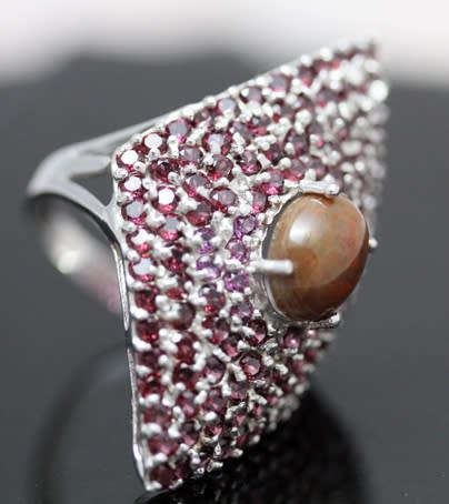 LARGE STERLING SILVER RING NATURAL HOT RAINBOW BLACK OPAL CABOCHON AND REAL GARNET GEMSTONES