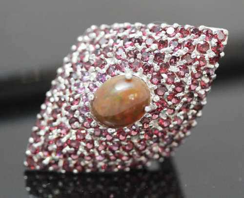 LARGE STERLING SILVER RING NATURAL HOT RAINBOW BLACK OPAL CABOCHON AND REAL GARNET GEMSTONES
