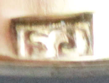 MAGNIFICENT VINTAGE OPAL 9CT YELLOW GOLD RING. 375. SHEFFIELD ASSAY MARK.