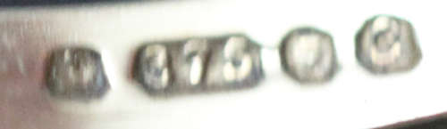 MAGNIFICENT VINTAGE OPAL 9CT YELLOW GOLD RING. 375. SHEFFIELD ASSAY MARK.