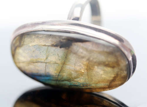 STUNNING VERY LARGE ELONGATED OVAL LABRADORITE STERLING SILVER RING. 925. MAGNIFICENT COLOURS! 12,7g