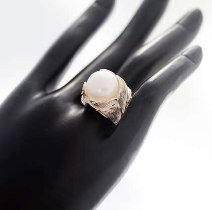 GLORIOUS LARGE & DRAMATIC NATURAL PEARL CABOCHON IN STERLING SILVER 925