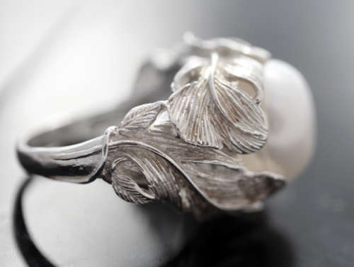 GLORIOUS LARGE & DRAMATIC NATURAL PEARL CABOCHON IN STERLING SILVER 925